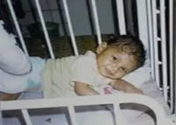 Άφησε το νεογέννητο μωρό μέσα σε ένα εγκαταλελειμμένο σπίτι και έφυγε μακρυά – 10 χρόνια μετά, το μετάνιωσε πικρά