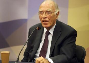 Βασίλης Λεβέντης: «Με φλερτάρουν οι γυναίκες, αλλά δεν είμαι σαν τον Γεωργούλη»