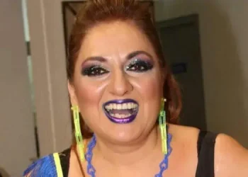 «Δεν πιστεύω στο Θεό γι’ αυτό και δε βάφτισα την κόρη μου» – Oι δηλώσεις της Σοφίας Μουτίδου