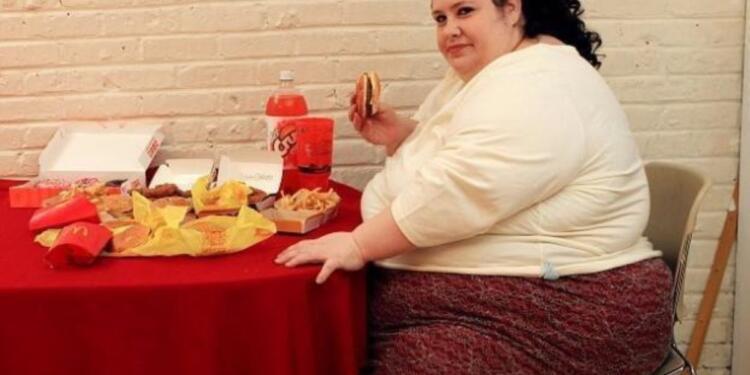 Ο άντρας μου με χώρισε γιατί σφήνωσα στην καρέκλα της ταβέρνας