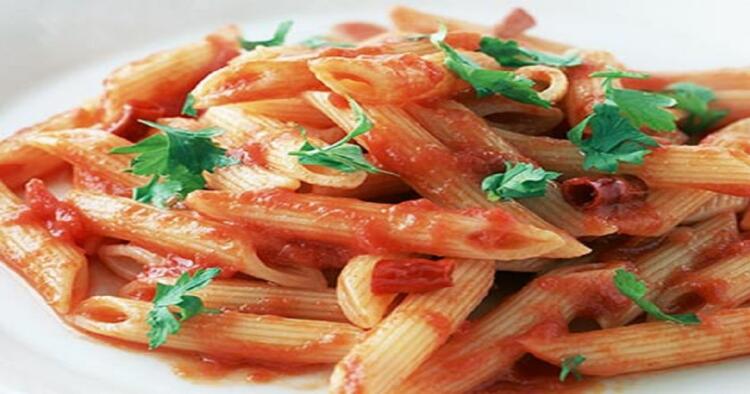 Πεντανόστιμη μακαρονάδα με σάλτσα πιπεριάς. Μοναστηριακή συνταγή.