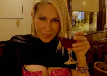 Έφη Σαρρή: «Αν θέλετε να μείνετε νέες μην κάνετε σ3ξ»