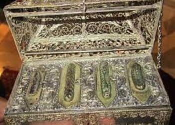 Πού βρίσκονται, σήμερα, στην Ελλάδα, το ακάνθινο στεφάνι και τα καρφιά από τη Σταύρωση του Χριστού