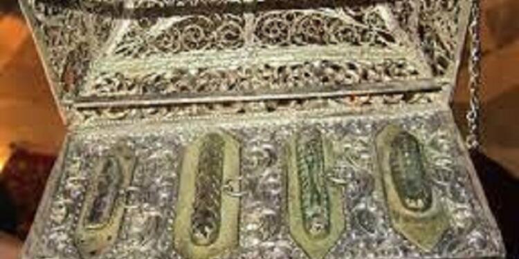 Πού βρίσκονται, σήμερα, στην Ελλάδα, το ακάνθινο στεφάνι και τα καρφιά από τη Σταύρωση του Χριστού