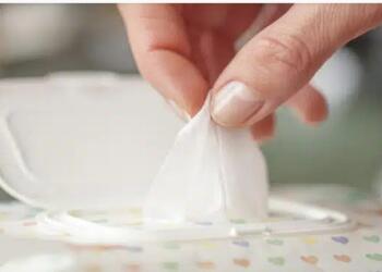 6 πράγματα που δεν πρέπει να καθαρίζετε με τα μωρομάντηλα