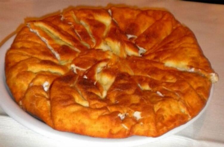 Τηγανόψωμο της γιαγιάς – Μια διαφορετική τυρόπιτα με φέτα