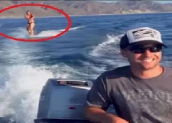 Γυναίκα κάνει wakeboard όταν νιώθει κάτι περίεργο να την πλησιάζει από πίσω – Μόλις δείτε τι είναι θα μείνετε άφωνοι (Video)