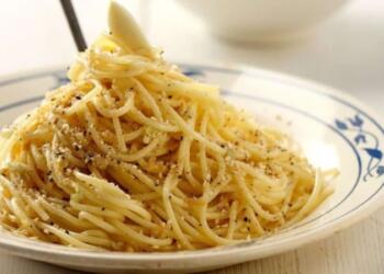 Η πιο νόστιμη μακαρονάδα που φάγατε ποτέ – Έτοιμη με μία μόνο κίνηση!