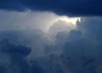 Καιρός: Ισχυρές βροχές και καταιγίδες – Πού πρέπει να προσέχετε