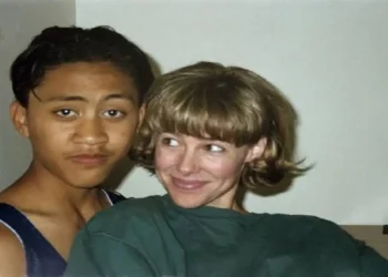 Η ΙΣΤΟΡΙΑ ΠΟΥ ΣΥΓΚΛΟΝΙΣΕ ΤΗΝ ΑΜΕΡΙΚΗ Ο 12χρονος που άφησε έγκυο την 34χρονη καθηγήτριά του μιλάει για το δύσκολο γάμο τους