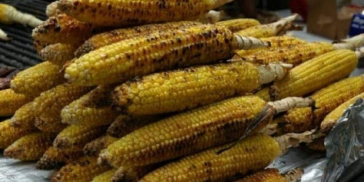 Μπαμπά θα μου πάρεις ένα καλαμπόκι; -Δεν έχω λεφτά κoριτσάκι μου…