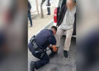 Οι Κάτοικοι Δεν Ήθελαν Τον Άστεγο Στη Γειτονιά Τους Και Κάλεσαν Την Αστυνομία. Μόλις Έφτασε Ο Αστυνομικός; Έδειξε Το Μεγαλείο Του!