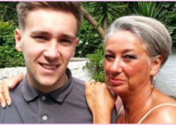 «Ο γιος μου πέθανε καθώς του μιλούσα στο τηλέφωνο, ενώ ο πατέρας του έκλαιγε – Δεν μπορούσα να τον βοηθήσω»