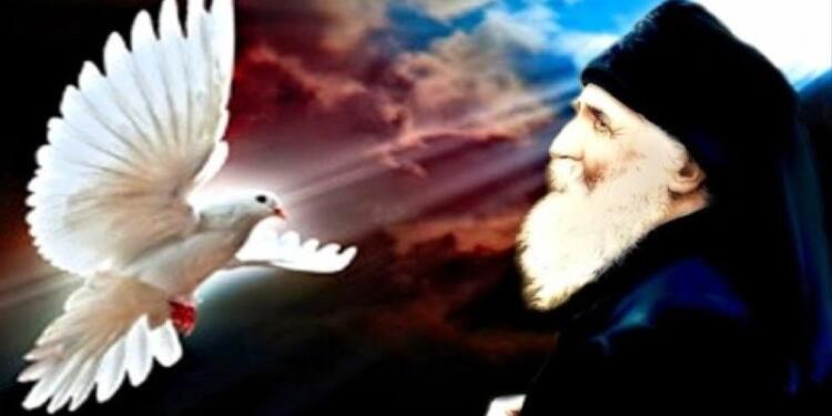 «Κάνε, ευλογημένε, κι εσύ τον σταυρό σου…» – Ανατριχιάζει η προφητεία του Αγίου Παϊσίου για το Άγιο Πνεύμα