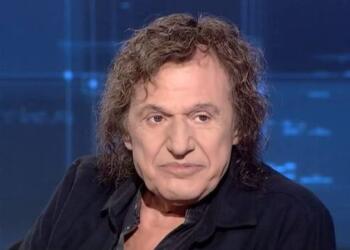 Βασίλης Παπακωνσταντίνου: «Θα είσαι για πάντα στην καρδιά μας» – Θρήνος για τον τραγουδιστή