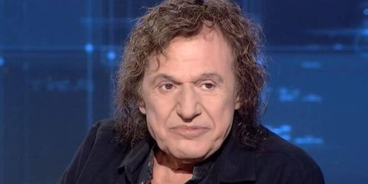 Βασίλης Παπακωνσταντίνου: «Θα είσαι για πάντα στην καρδιά μας» – Θρήνος για τον τραγουδιστή