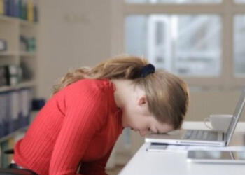 Το αυτοάνοσο νόσημα που μπορεί να κρύβει η ανεξήγητη κόπωση και ο πόνος στις αρθρώσεις