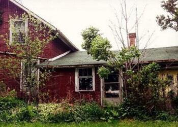 Νόμιζε ότι έμπαινε σε ένα εγκαταλειμμένο κτίριο. Αυτό που βρήκε μέσα της άλλαξε τη ζωή