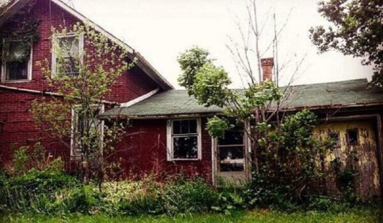 Νόμιζε ότι έμπαινε σε ένα εγκαταλειμμένο κτίριο. Αυτό που βρήκε μέσα της άλλαξε τη ζωή