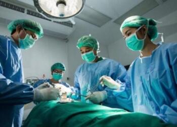 Άνδρας μπήκε στο χειρουργείο για κήλη και οι γιατροί του έκαναν μια ανακάλυψαν κάτι τρομακτικό.