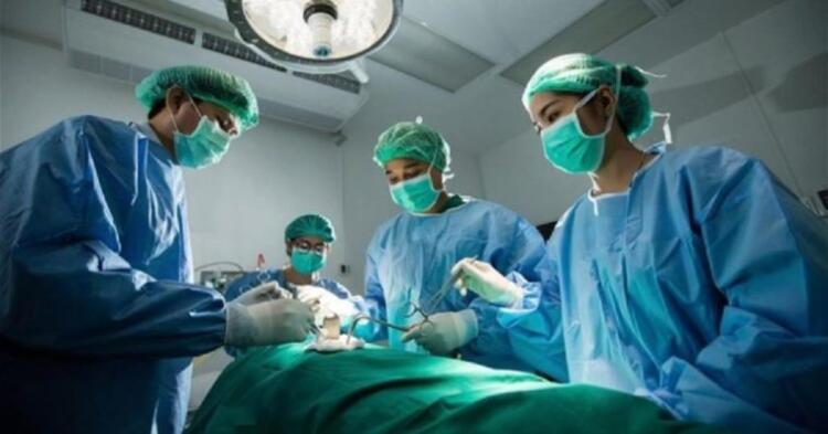 Άνδρας μπήκε στο χειρουργείο για κήλη και οι γιατροί του έκαναν μια ανακάλυψαν κάτι τρομακτικό.