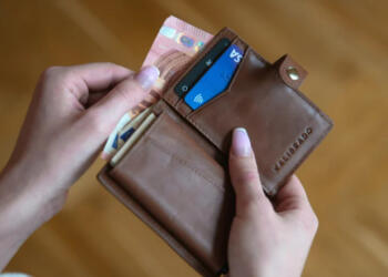 Επίσημα κοινωνικό μέρισμα 2023: Πληρωμή 200-300 ευρώ χωρίς αίτηση