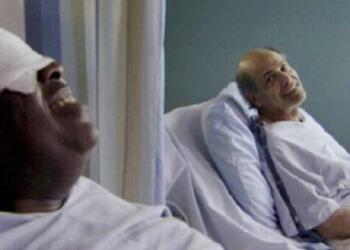 ΣΥΓΚΛΟΝΙΣΤΙΚΟ – Δύο άνδρες, και οι δύο σοβαρά άρρωστοι, έμεναν στο ίδιο δωμάτιο ενός νοσοκομείου.