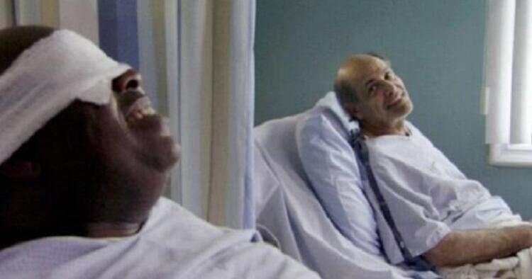 ΣΥΓΚΛΟΝΙΣΤΙΚΟ – Δύο άνδρες, και οι δύο σοβαρά άρρωστοι, έμεναν στο ίδιο δωμάτιο ενός νοσοκομείου.