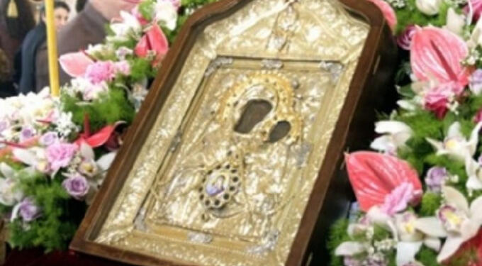 “Μη προσκυνήσεις ποτέ ξανά αυτήν την εικόνα κι εγώ…”