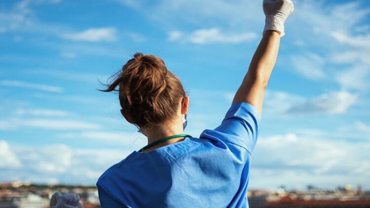 Μια γιατρός που ξεπέρασε τον Καρκίνο δίνει 5 βασικές συμβουλές