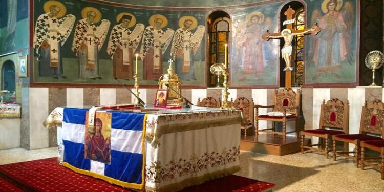 «Μόλις ἀρχίζω νά διαβάζω τήν εὐχή, ἡ Ἁγία Tράπεζα κυκλώνεται ἀπό θεϊκή φωτιά….Δέν ξέρω τί νά κάνω»