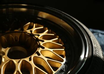 yellow and black round light