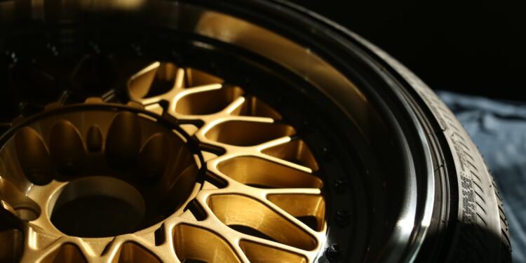 yellow and black round light