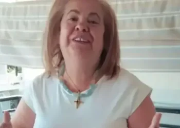 Έφη Θώδη: Τραγούδησε το Sexbomb και το Eye Of The Tiger και γκρέμισε το Tik Tok[video]