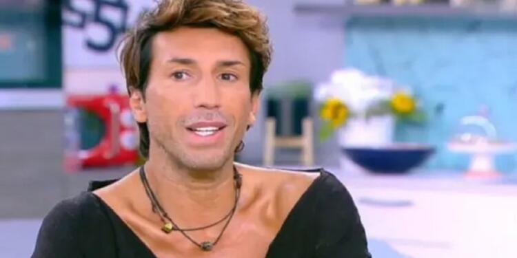 Βόμβα απο Κωνσταντίνο Εμμανουήλ: Ήμουν σε σχέση 10 χρόνια με γνωστό τραγουδιστή!