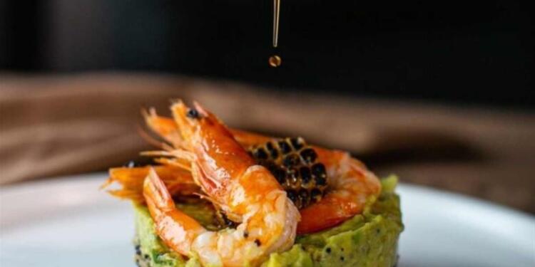 Mύκoνoς: Eστιατόριo χρέωσε 711 ευρώ για 4 πoτά, καλαμάρια και γαρίδες – «Kράξιμo» στo Τwitter