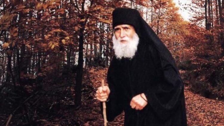 «Σκαμπίλι» από προφητεία του Αγίου Παϊσίου: «Μετά το καλοκαίρι θα…»