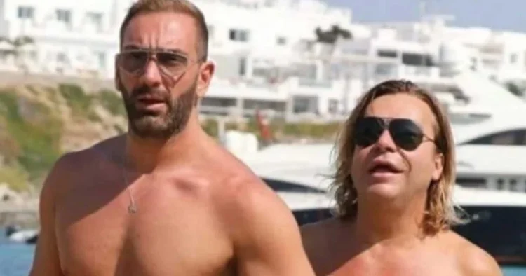 Νίκος Κοκλώνης: Φόρεσε το μαγιό του και οι γυναίκες λιγουρεύονται το καλλίγραμμο κοpμί του