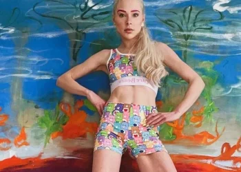 «Ξόδεψα 149.000 ευρώ για να μακρúνω τα πόδια μου 14 εκατ. και τώρα είμαι ευτυχισμένη»