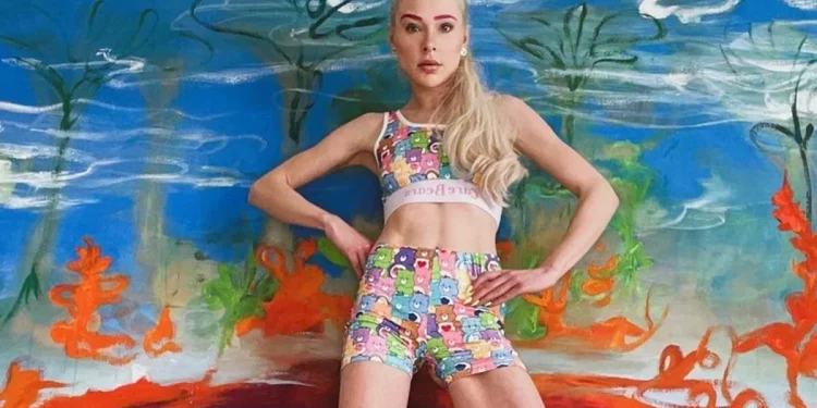 «Ξόδεψα 149.000 ευρώ για να μακρúνω τα πόδια μου 14 εκατ. και τώρα είμαι ευτυχισμένη»