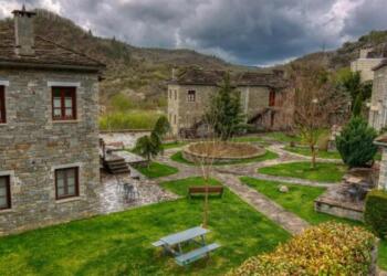 Κήποι: Το «μαγικό» πέτρινο χωριό στο Ζαγόρι με την ονειρική θέα