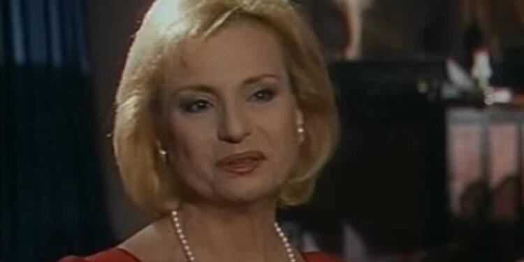 Δεν την είχε δει κανείς: Η αδημοσίευτη φωτογραφία από τον γάμο της Βίκυς Μοσχολιού με τον Μίμη Δομάζο