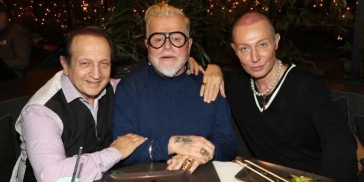 «Όχι μόνο ένας, πολλοί άντρες με ερwτεύτnκαν παράφορα» λέει ο Νίκος Αποστολόπουλος