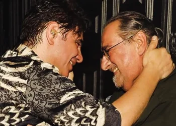 Βασίλης Καρράς: «Ραγίζει» καρδιές ο Νίκος Κουρκούλης στο αντίο του – «Πού πας ψυχούλα μου; Είσαι παντού. Δεν ξεχνιέσαι»