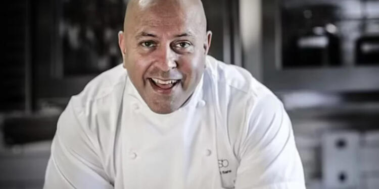 Σεφ με αστέρι Michelin αποκαλύπτει τις 10 τροφές που τον έσωσαν, μετά την καρδιακή προσβολή λόγω χοληστερίνης