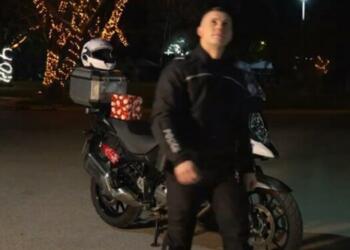 Ραγίζει καρδιές το spot της ΕΛ.ΑΣ με το «βλέμμα στον ουρανό» και οι ευχές για το 2024