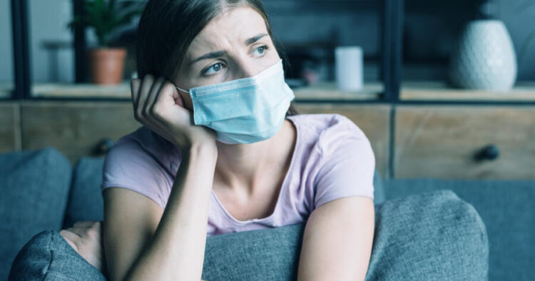 “Φωνάζει” ότι κόλλησες, δεν το είχαν οι προηγούμενες: Το πιο επικίνδυνο σύμπτωμα της JN.1 πριν το θετικό τεστ