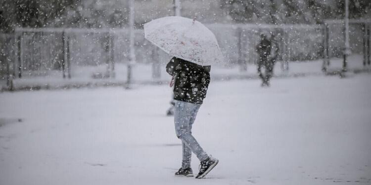 Ανοίγει η Πύλη του Ψύχους: Έρχονται βροχές, πυκνά χιόνια από τη Ρωσία – Πότε, πού θα πέσουν