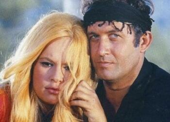 Αλίκη Βουγιουκλάκη – Δημήτρης Παπαμιχαήλ: Ενθουσιάζουν τα κέρινα ομοιώματά τους (photos)