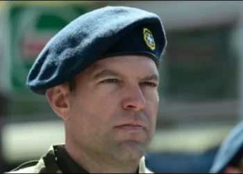 Συγκινημένος ο Στέφανος Κασσελάκης που παρέλασε προς τιμήν της πατρίδας του